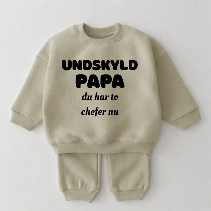 Undskyld Papa du har to chefer nu