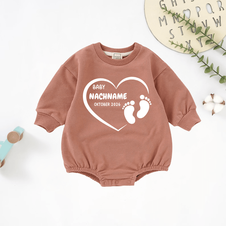 Baby Nachname mit Geburtsdatum Strampler - Märchen Mode - 