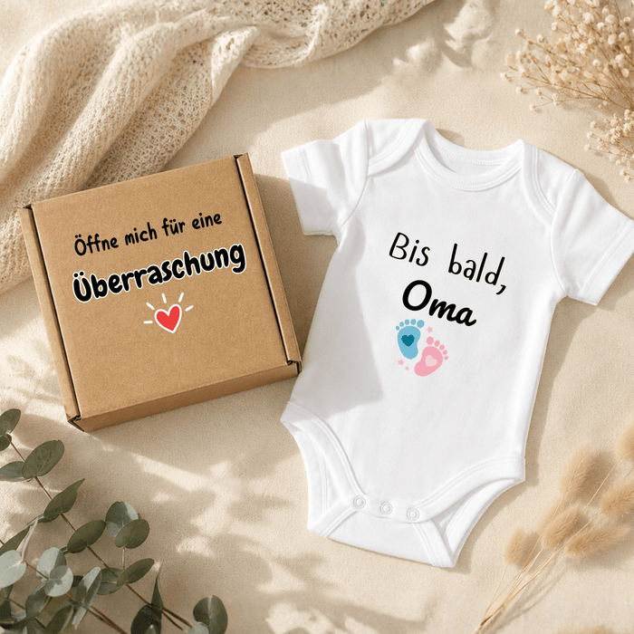 bis bald, Oma - Schwangerschaftsverkündung - Märchen Mode aus Bio - Baumwolle personalisierte geschenke Babyset & Bodys mit spruch & Geschenkideen für Neugeborene & 0–24 Monate & und perfekt als Geschenk zur Geburt