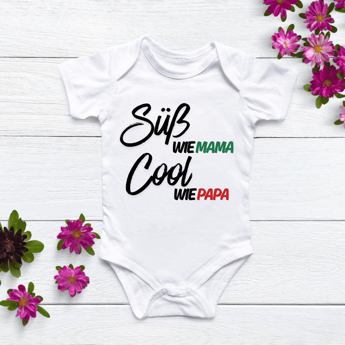 Cool wie Papa Süß wie MAMA Body - Märchen Mode aus Bio - Baumwolle personalisierte geschenke Babyset & Bodys mit spruch & Geschenkideen für Neugeborene & 0–24 Monate & und perfekt als Geschenk zur Geburt