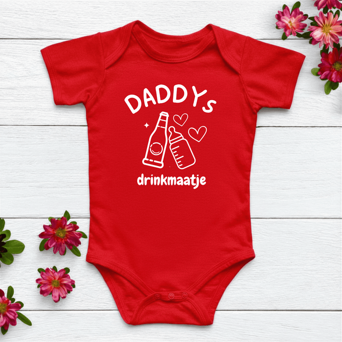 DADDYs drinkmaatje Body Rood - Märchen Mode aus Bio - Baumwolle personalisierte geschenke Babyset & Bodys mit spruch & Geschenkideen für Neugeborene & 0–24 Monate & und perfekt als Geschenk zur Geburt