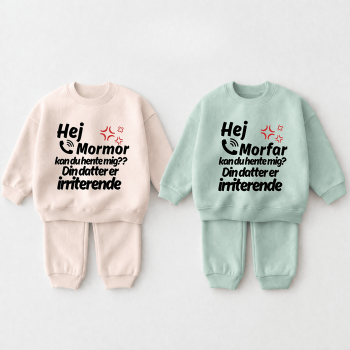 Din datter er irriterende ( Mormor & Morfar) 2 - delt sæt - Märchen Mode aus Bio - Baumwolle personalisierte geschenke Babyset & Bodys mit spruch & Geschenkideen für Neugeborene & 0–24 Monate & und perfekt als Geschenk zur Geburt