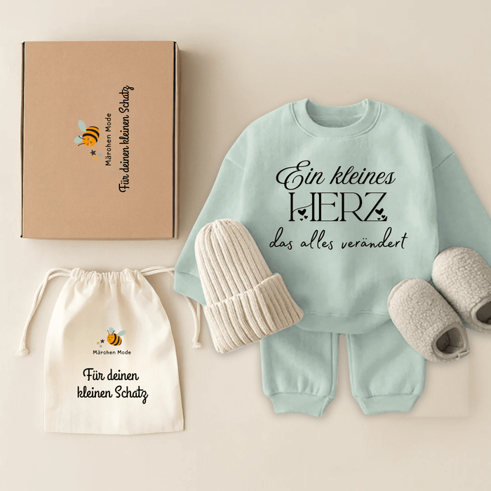 Ein kleines Herz, das alles verändert - Märchen Mode aus Bio - Baumwolle personalisierte geschenke Babyset & Bodys mit spruch & Geschenkideen für Neugeborene & 0–24 Monate & und perfekt als Geschenk zur Geburt
