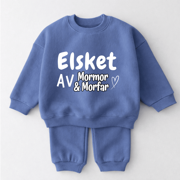 Elsket AV Mormor & Morfar - Märchen Mode aus Bio-Baumwolle personalisierte geschenke Babyset & Bodys mit spruch & Geschenkideen für Neugeborene & 0–24 Monate & und perfekt als Geschenk zur Geburt