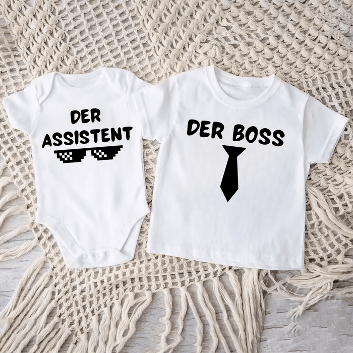 Geschwister Matching Sets Der Boss & Der Assistent - Märchen Mode aus Bio - Baumwolle personalisierte geschenke Babyset & Bodys mit spruch & Geschenkideen für Neugeborene & 0–24 Monate & und perfekt als Geschenk zur Geburt
