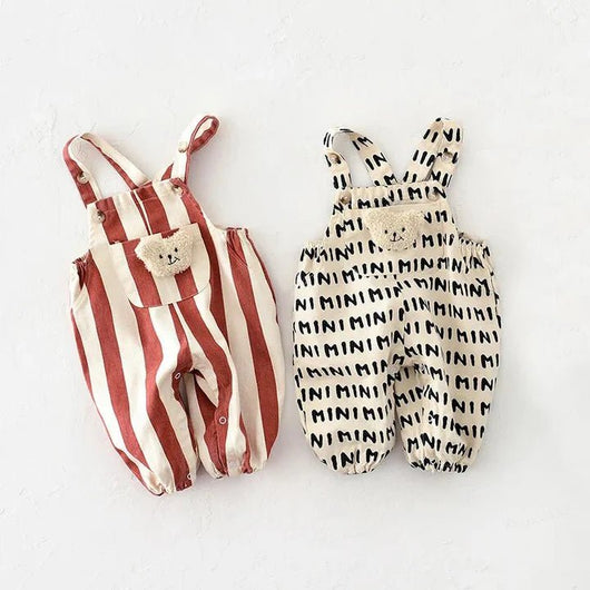 Gestreifter Bären-Latzhose