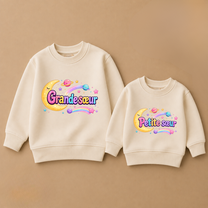 Sweaters beiges assortis avec lune-arc-en-ciel