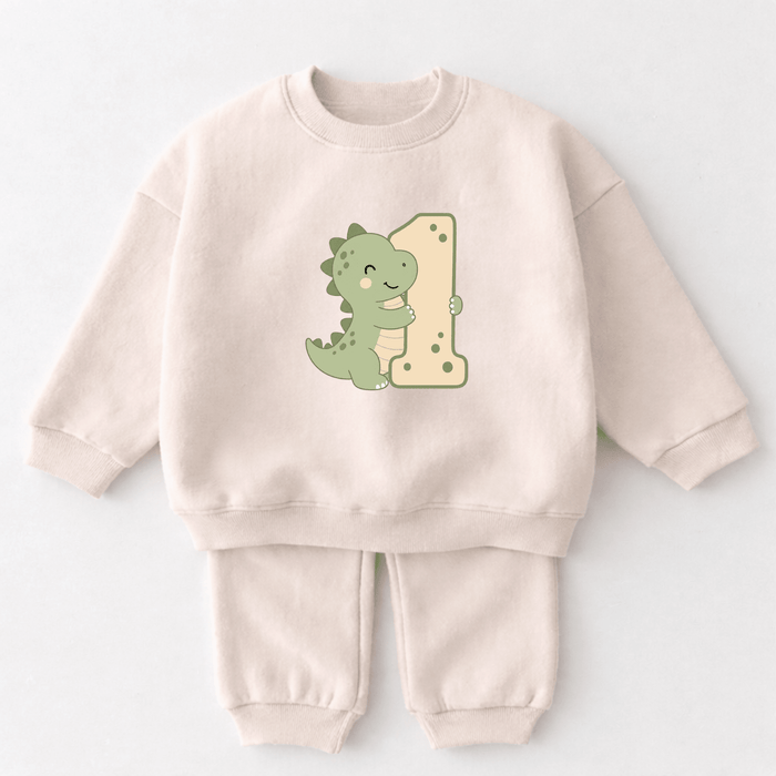 Happy Dino 01 - Märchen Mode aus Bio-Baumwolle personalisierte geschenke Babyset & Bodys mit spruch & Geschenkideen für Neugeborene & 0–24 Monate & und perfekt als Geschenk zur Geburt