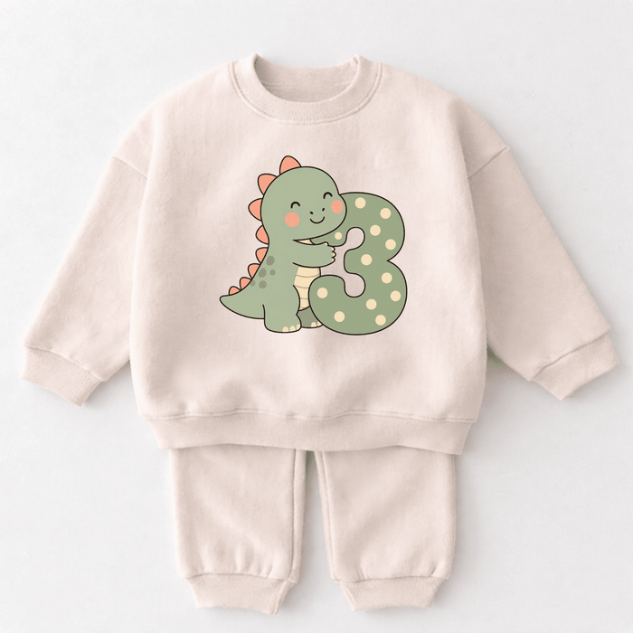 Happy Dino 03 - Märchen Mode aus Bio-Baumwolle personalisierte geschenke Babyset & Bodys mit spruch & Geschenkideen für Neugeborene & 0–24 Monate & und perfekt als Geschenk zur Geburt