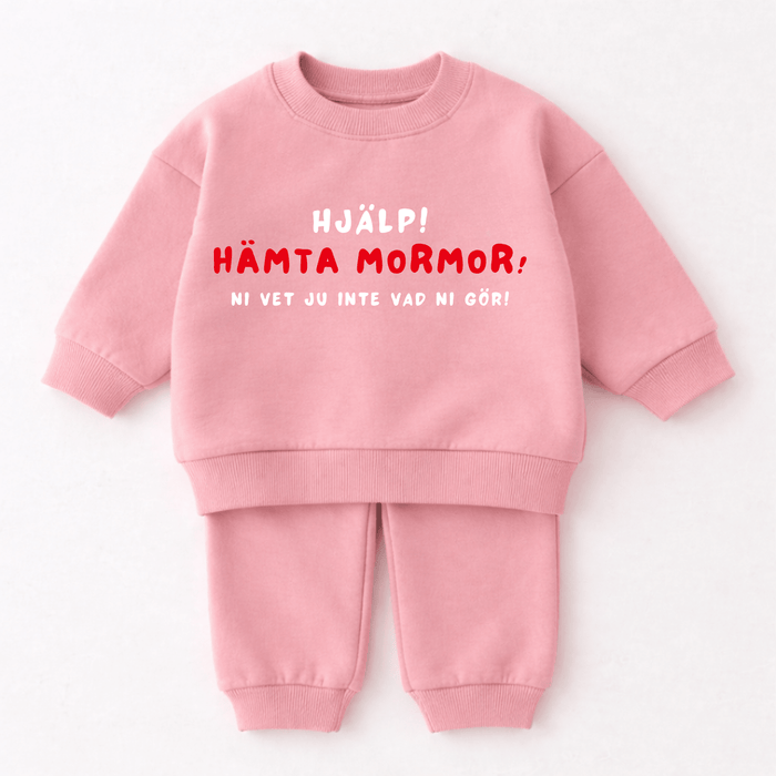 HJÄLP! HÄMTA MORMOR! NI VET JU INTE VAD NI GÖR! - Märchen Mode aus Bio-Baumwolle personalisierte geschenke Babyset & Bodys mit spruch & Geschenkideen für Neugeborene & 0–24 Monate & und perfekt als Geschenk zur Geburt