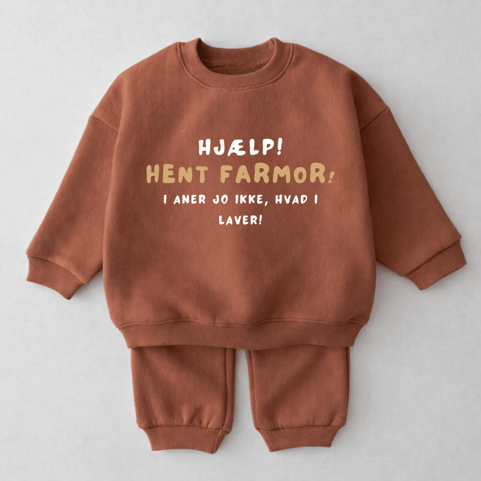 HJÆLP! HENT FARMOR! I aner jo ikke, hvad I laver! - Märchen Mode aus Bio - Baumwolle personalisierte geschenke Babyset & Bodys mit spruch & Geschenkideen für Neugeborene & 0–24 Monate & und perfekt als Geschenk zur Geburt