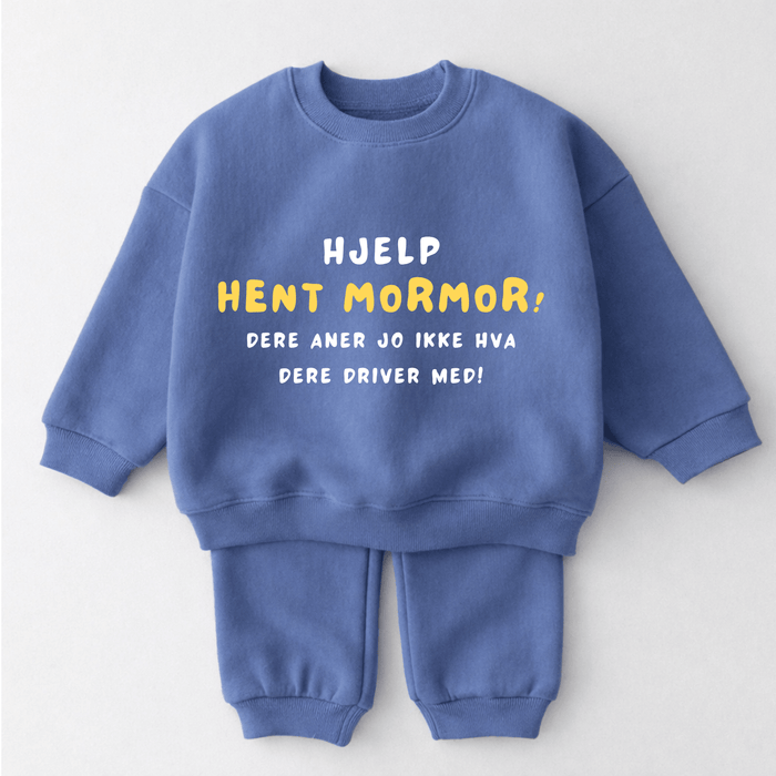Hjelp HENT MORMOR! Dere aner jo ikke hva dere driver med! - Märchen Mode aus Bio-Baumwolle personalisierte geschenke Babyset & Bodys mit spruch & Geschenkideen für Neugeborene & 0–24 Monate & und perfekt als Geschenk zur Geburt