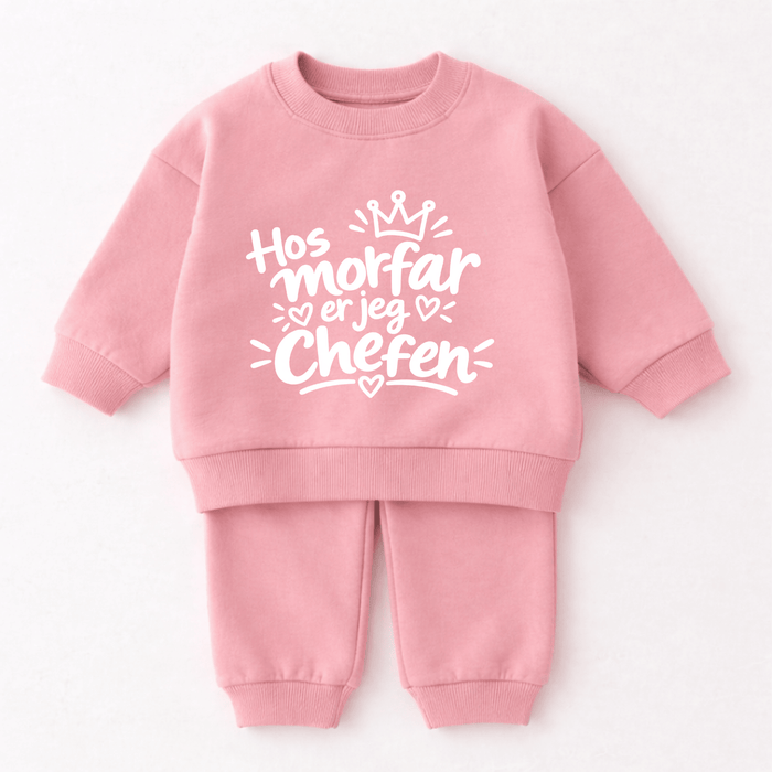 Hos morfar er jeg chefen - Märchen Mode aus Bio-Baumwolle personalisierte geschenke Babyset & Bodys mit spruch & Geschenkideen für Neugeborene & 0–24 Monate & und perfekt als Geschenk zur Geburt