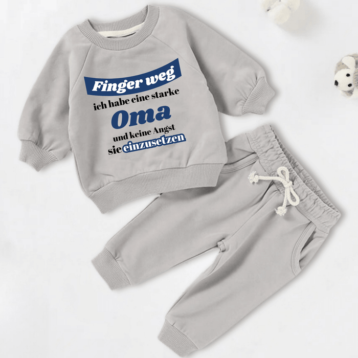 ich habe eine starke Oma und keine Angst sie Finger weg einzusetzen Rosa & Grau - Märchen Mode aus Bio - Baumwolle personalisierte geschenke Babyset & Bodys mit spruch & Geschenkideen für Neugeborene & 0–24 Monate & und perfekt als Geschenk zur Geburt