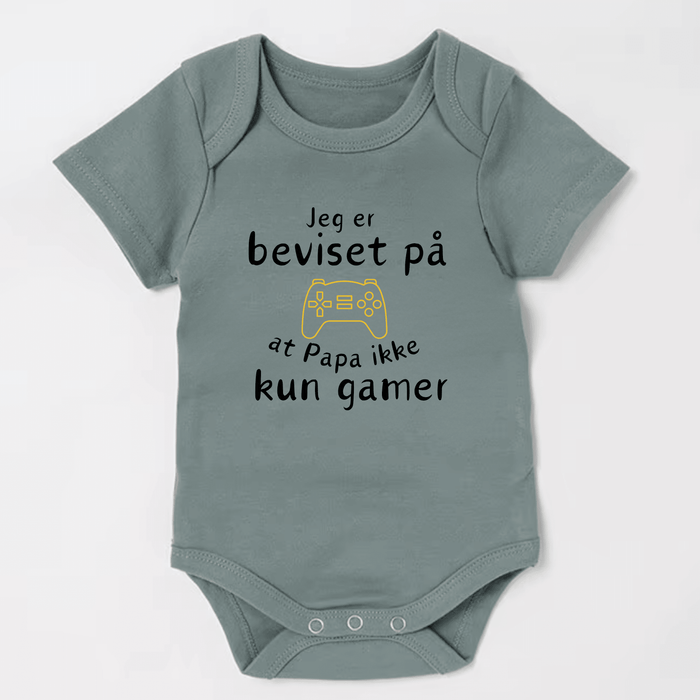 Jeg er beviset på at Papa ikke kun gamer - Märchen Mode aus Bio - Baumwolle personalisierte geschenke Babyset & Bodys mit spruch & Geschenkideen für Neugeborene & 0–24 Monate & und perfekt als Geschenk zur Geburt
