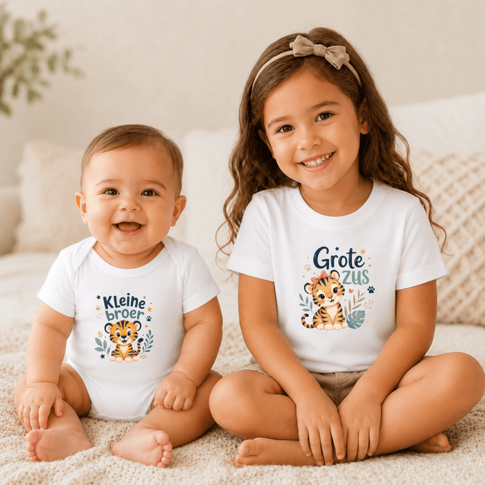 Kleine Broer & Grote Zus Tijger Matching Set - Märchen Mode aus Bio-Baumwolle personalisierte geschenke Babyset & Bodys mit spruch & Geschenkideen für Neugeborene & 0–24 Monate & und perfekt als Geschenk zur Geburt