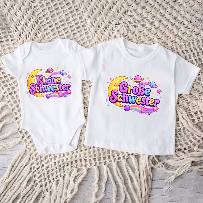 (Kleine/Große) Schwester Space Matching Sets - Märchen Mode aus Bio-Baumwolle personalisierte geschenke Babyset & Bodys mit spruch & Geschenkideen für Neugeborene & 0–24 Monate & und perfekt als Geschenk zur Geburt