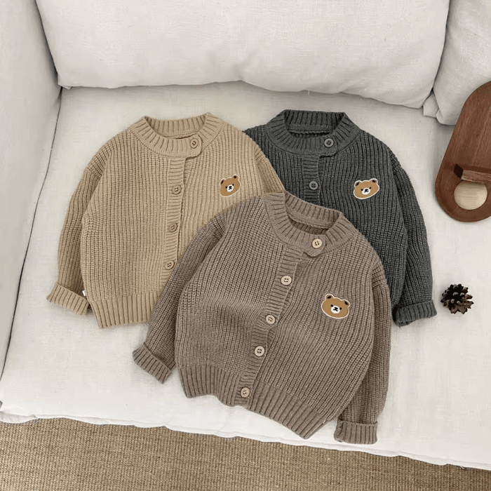 Kleiner Gentleman Cardigan - Märchen Mode aus Bio - Baumwolle personalisierte geschenke Babyset & Bodys mit spruch & Geschenkideen für Neugeborene & 0–24 Monate & und perfekt als Geschenk zur Geburt