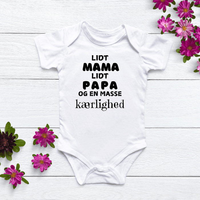 Lidt MAMA lidt PAPA og en masse kærlighed - Märchen Mode aus Bio - Baumwolle personalisierte geschenke Babyset & Bodys mit spruch & Geschenkideen für Neugeborene & 0–24 Monate & und perfekt als Geschenk zur Geburt