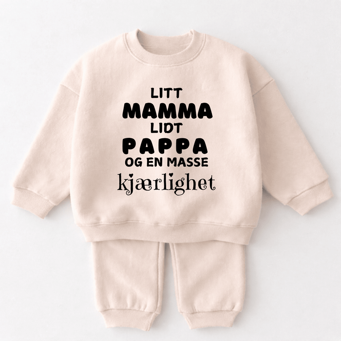 LiTT Mamma lidt Pappa og en masse kjærlighet - Märchen Mode aus Bio-Baumwolle personalisierte geschenke Babyset & Bodys mit spruch & Geschenkideen für Neugeborene & 0–24 Monate & und perfekt als Geschenk zur Geburt