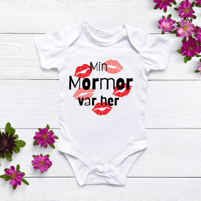 Min Mormor var her Body - Märchen Mode aus Bio - Baumwolle personalisierte geschenke Babyset & Bodys mit spruch & Geschenkideen für Neugeborene & 0–24 Monate & und perfekt als Geschenk zur Geburt