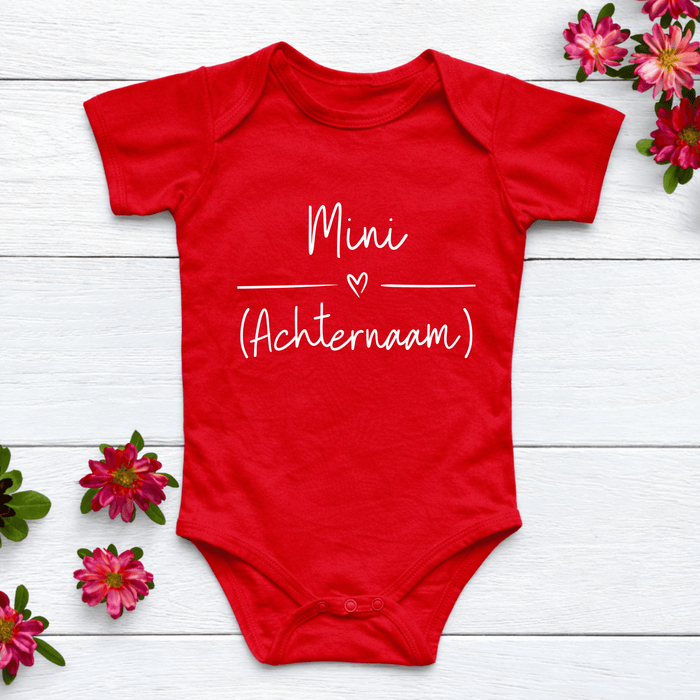 Mini Achternaam!. Body Rood - Märchen Mode aus Bio - Baumwolle personalisierte geschenke Babyset & Bodys mit spruch & Geschenkideen für Neugeborene & 0–24 Monate & und perfekt als Geschenk zur Geburt
