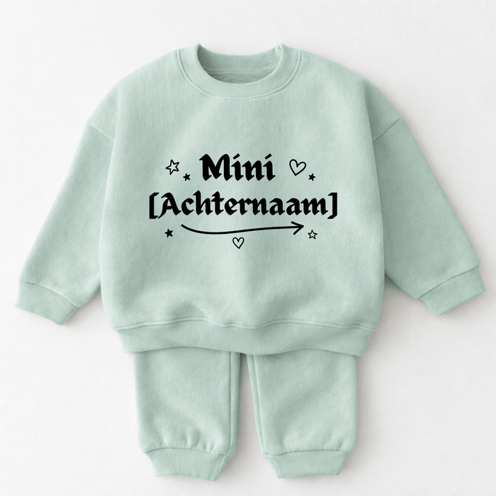 Mini Achternaam heart - Märchen Mode aus Bio - Baumwolle personalisierte geschenke Babyset & Bodys mit spruch & Geschenkideen für Neugeborene & 0–24 Monate & und perfekt als Geschenk zur Geburt