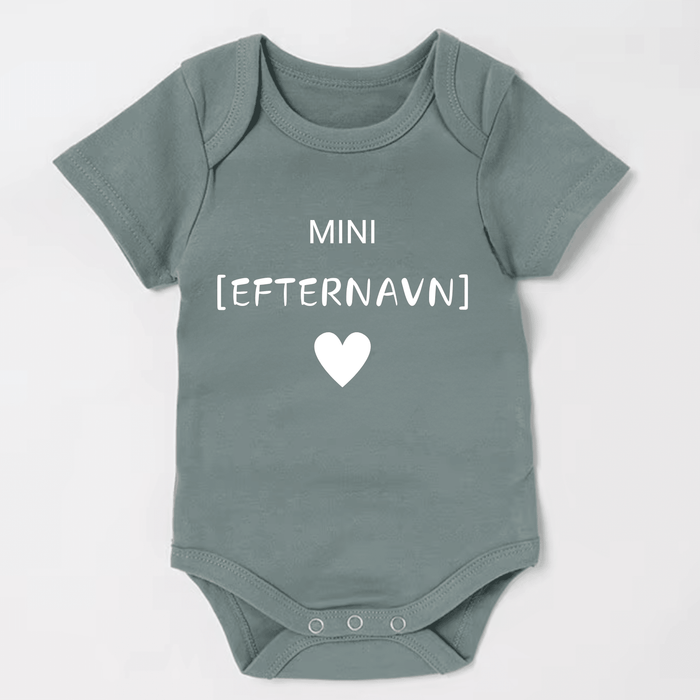 Mini [Efternavn] - Märchen Mode aus Bio - Baumwolle personalisierte geschenke Babyset & Bodys mit spruch & Geschenkideen für Neugeborene & 0–24 Monate & und perfekt als Geschenk zur Geburt