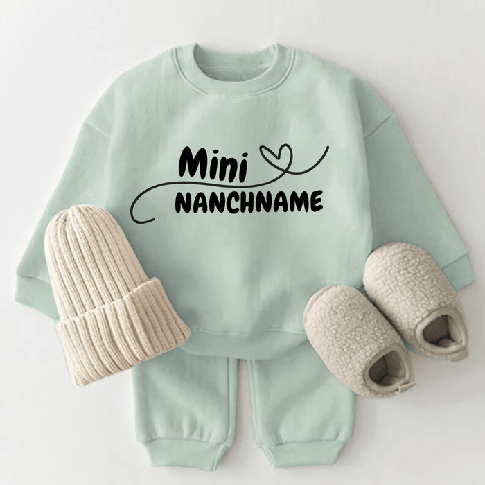 Mini NACHNAME - Märchen Mode aus Bio - Baumwolle personalisierte geschenke Babyset & Bodys mit spruch & Geschenkideen für Neugeborene & 0–24 Monate & und perfekt als Geschenk zur Geburt
