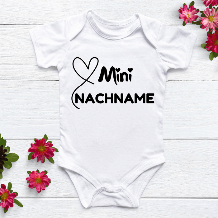 Mini Nachname Body - Märchen Mode aus Bio - Baumwolle personalisierte geschenke Babyset & Bodys mit spruch & Geschenkideen für Neugeborene & 0–24 Monate & und perfekt als Geschenk zur Geburt