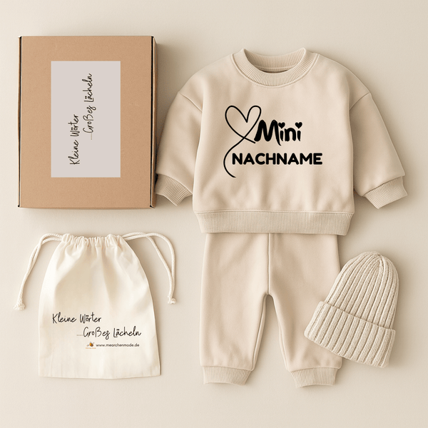 Mini Nachname Geschenkbox - Märchen Mode aus Bio - Baumwolle personalisierte geschenke Baby Outfit, Strampler & Geschenkideen für Neugeborene & 0–24 Monate & und perfekt als Geschenk zur Geburt product_