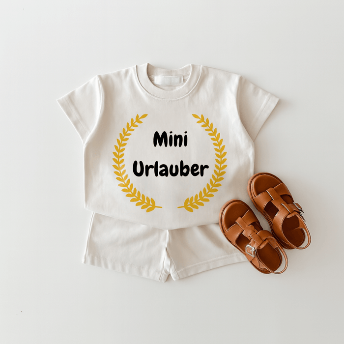 Mini Urlauber - Märchen Mode aus Bio - Baumwolle personalisierte geschenke Babyset & Bodys mit spruch & Geschenkideen für Neugeborene & 0–24 Monate & und perfekt als Geschenk zur Geburt