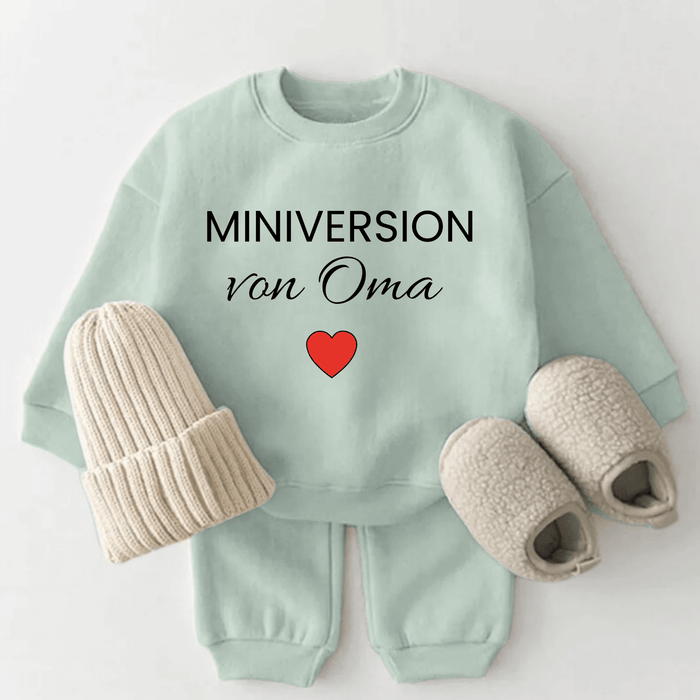 MINIVERSION von Oma - Märchen Mode aus Bio - Baumwolle personalisierte geschenke Babyset & Bodys mit spruch & Geschenkideen für Neugeborene & 0–24 Monate & und perfekt als Geschenk zur Geburt