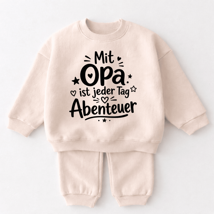 Mit Opa ist jeder Tag Abenteuer - Märchen Mode aus Bio-Baumwolle personalisierte geschenke Babyset & Bodys mit spruch & Geschenkideen für Neugeborene & 0–24 Monate & und perfekt als Geschenk zur Geburt