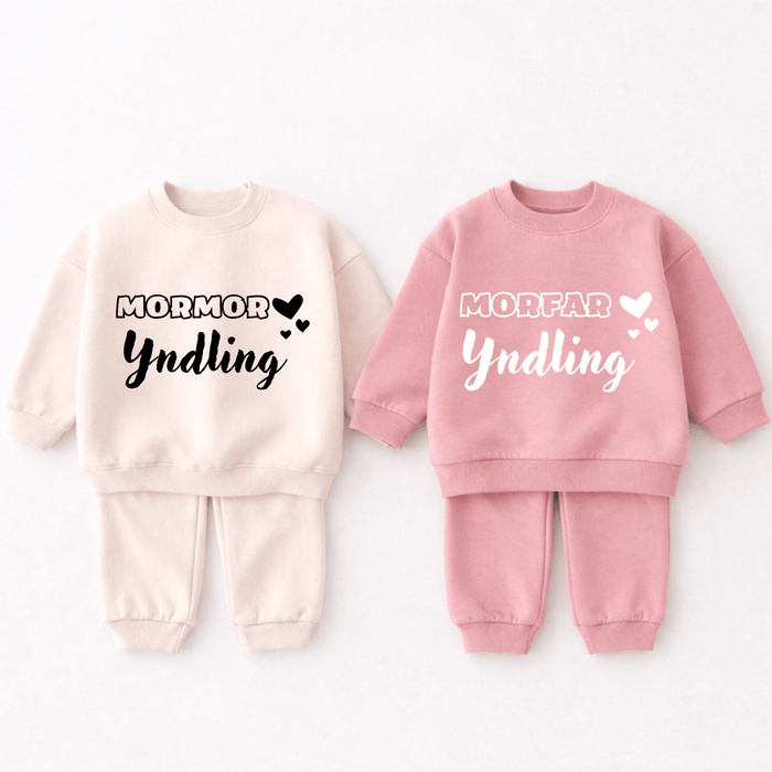 (Mormor & Morfar) Yndling 2 - delt sæt - Märchen Mode aus Bio - Baumwolle personalisierte geschenke Babyset & Bodys mit spruch & Geschenkideen für Neugeborene & 0–24 Monate & und perfekt als Geschenk zur Geburt