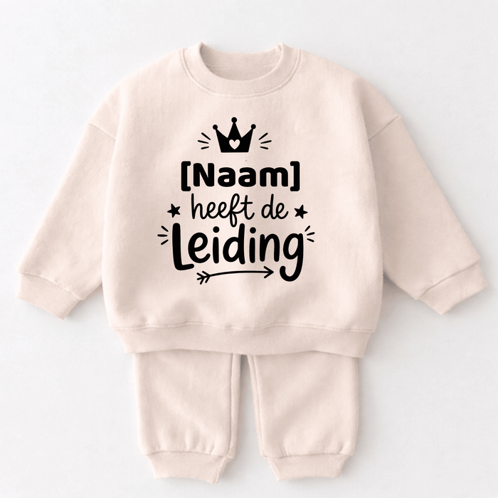 [Naam] heeft de leiding - Märchen Mode aus Bio - Baumwolle personalisierte geschenke Babyset & Bodys mit spruch & Geschenkideen für Neugeborene & 0–24 Monate & und perfekt als Geschenk zur Geburt
