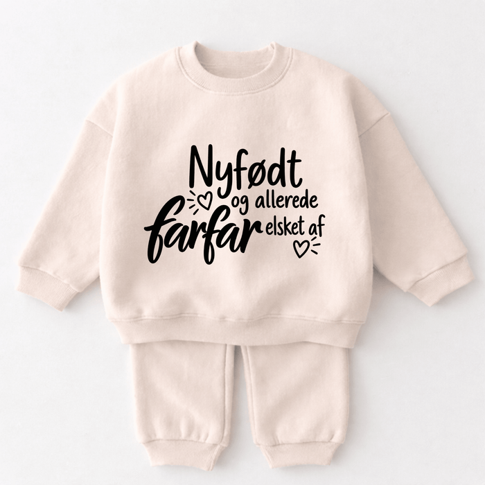 Nyfødt og allerede elsket af farfar - Märchen Mode aus Bio-Baumwolle personalisierte geschenke Babyset & Bodys mit spruch & Geschenkideen für Neugeborene & 0–24 Monate & und perfekt als Geschenk zur Geburt