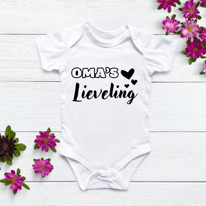 Oma’s Lieveling Body - Märchen Mode aus Bio - Baumwolle personalisierte geschenke Babyset & Bodys mit spruch & Geschenkideen für Neugeborene & 0–24 Monate & und perfekt als Geschenk zur Geburt
