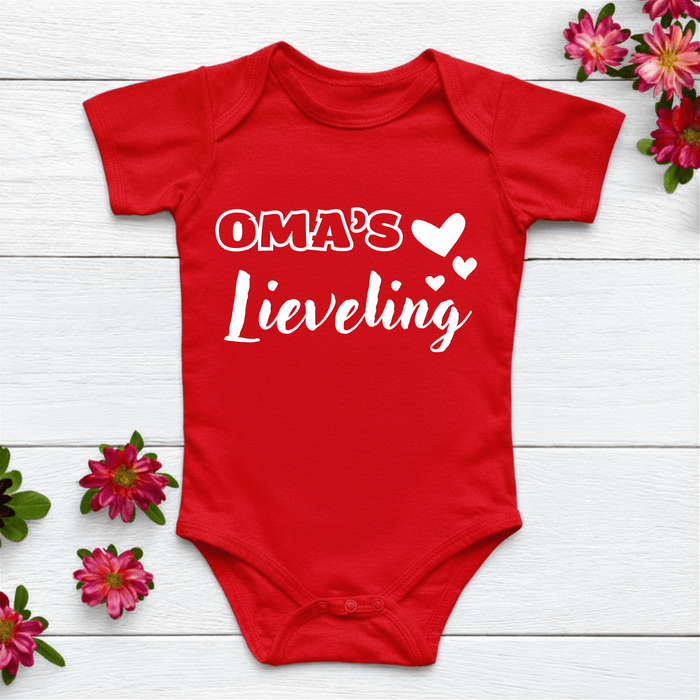Oma’s Lieveling Body Rood - Märchen Mode aus Bio - Baumwolle personalisierte geschenke Babyset & Bodys mit spruch & Geschenkideen für Neugeborene & 0–24 Monate & und perfekt als Geschenk zur Geburt