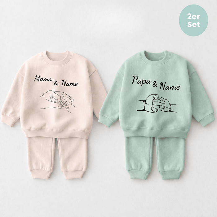 Papa & Mama & Name 2er set - Märchen Mode aus Bio - Baumwolle personalisierte geschenke Babyset & Bodys mit spruch & Geschenkideen für Neugeborene & 0–24 Monate & und perfekt als Geschenk zur Geburt