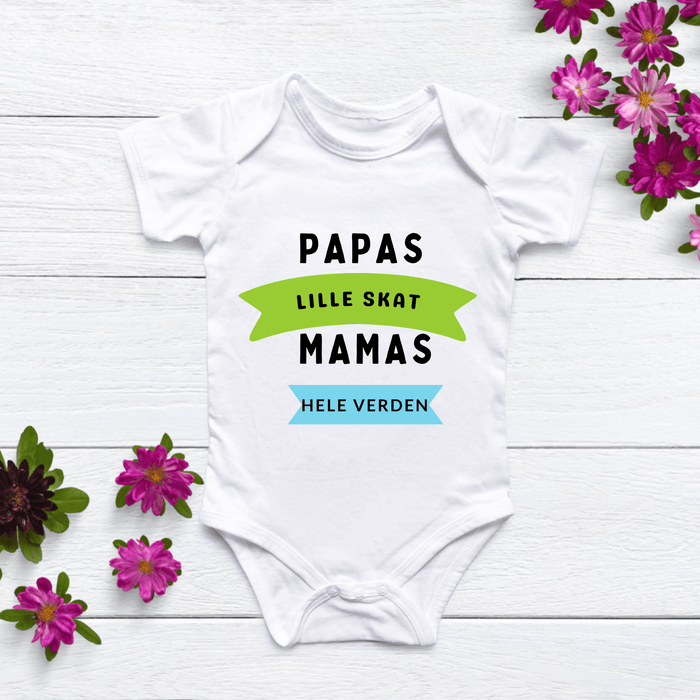 Papas lille skat MAMAs hele verden - Märchen Mode aus Bio - Baumwolle personalisierte geschenke Babyset & Bodys mit spruch & Geschenkideen für Neugeborene & 0–24 Monate & und perfekt als Geschenk zur Geburt