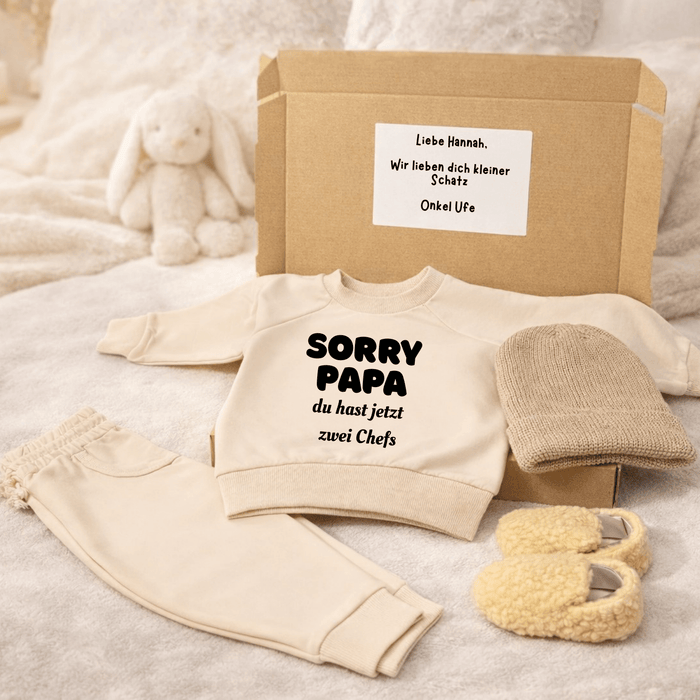 SORRY Papa du hast jetzt zwei Chefs - Märchen Mode aus Bio - Baumwolle personalisierte geschenke Babyset & Bodys mit spruch & Geschenkideen für Neugeborene & 0–24 Monate & und perfekt als Geschenk zur Geburt