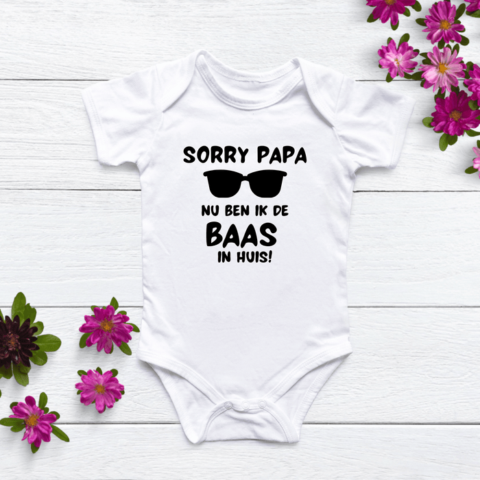 sorry papa nu ben ik de baas in huis! Body - Märchen Mode aus Bio - Baumwolle personalisierte geschenke Babyset & Bodys mit spruch & Geschenkideen für Neugeborene & 0–24 Monate & und perfekt als Geschenk zur Geburt