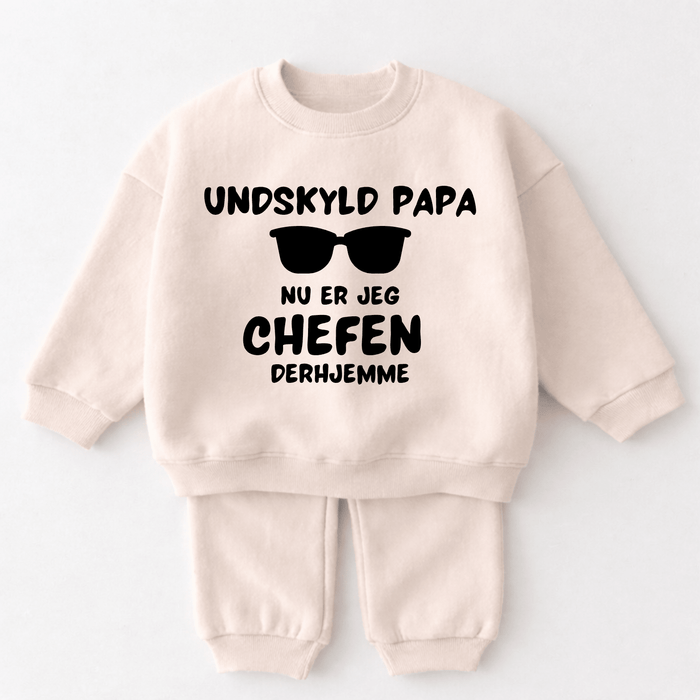 Undskyld papa nu er jeg chefen derhjemme - Märchen Mode aus Bio - Baumwolle personalisierte geschenke Babyset & Bodys mit spruch & Geschenkideen für Neugeborene & 0–24 Monate & und perfekt als Geschenk zur Geburt